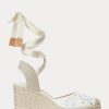 Alpargatas Ralph Lauren de piel napa con ojales y diseño paislee para mujer en color blanco