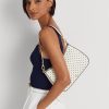 Bolso mediano de piel con lunares Ralph Lauren para mujer en color crema y azul marino francés Bolso mediano de piel con lunares Ralph Lauren para mujer en color crema y azul marino francés