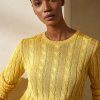 Suéteres de cuello redondo de seda con punto trenzado de Ralph Lauren para mujer en amarillo Suéteres de cuello redondo de seda con punto trenzado de Ralph Lauren para mujer en amarillo