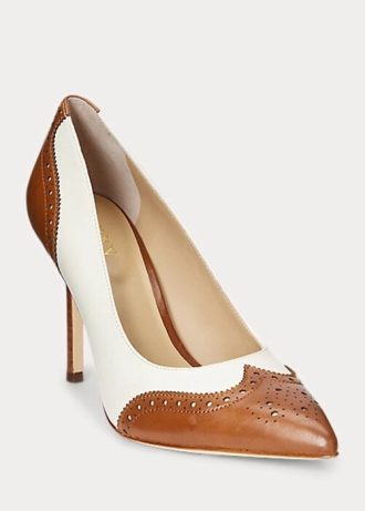 Zapatos de tacón Ralph Lauren Lynden de napa y piel bruñida en beige y blanco para mujer Zapatos de tacón Ralph Lauren Lynden de napa y piel bruñida en beige y blanco para mujer