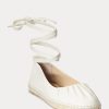 Zapatos planos con cordones de piel de napa Ralph Lauren Cecilia para mujer en color crema